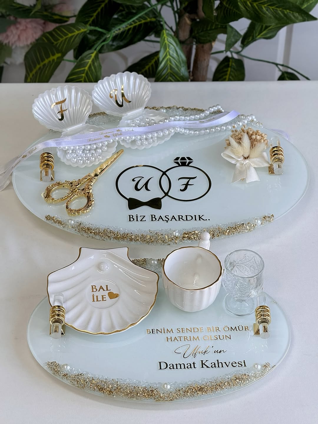 Cam taşlı söz tepsisi damat kahvesi seti gold detaylı organizasyon konsepti