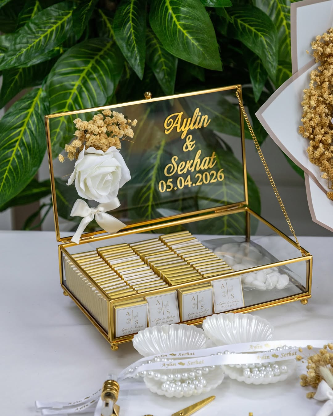Gold Taşlı Beyaz Söz Nişan Çiçek Çikolata Tepsi Seti - Görsel 5