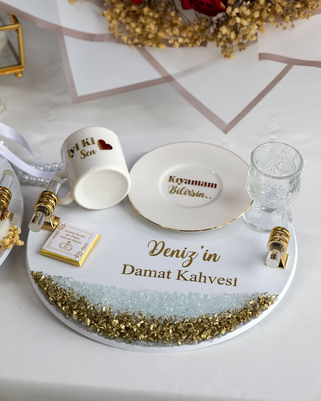 Gold Kırmızı Gül Söz Nişan Çiçek Çikolata Seti - Görsel 3