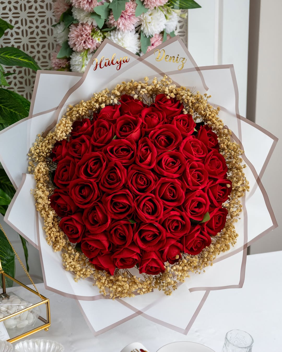 Gold Kırmızı Gül Söz Nişan Çiçek Çikolata Seti - Görsel 4