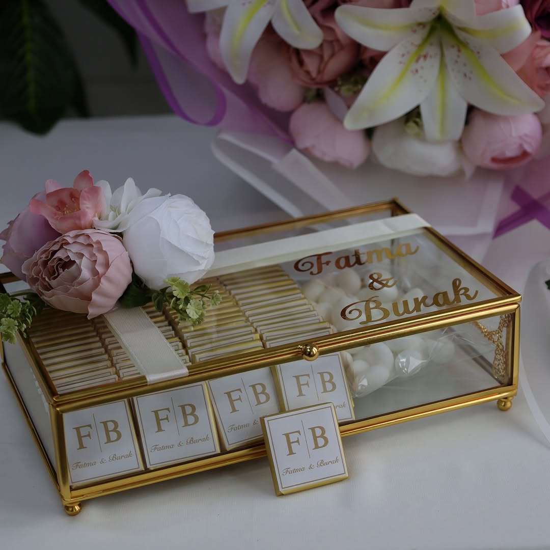 Premium 61 Li Lilyum Bahçesi Söz Nişan Çiçek Çikolata Seti - Görsel 3